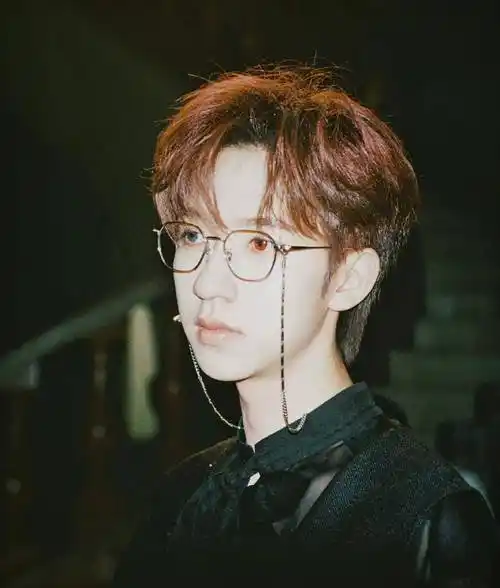 贺峻霖,时代少年团的脑力担当!挑战困难毫不畏惧_因为_boss_生活