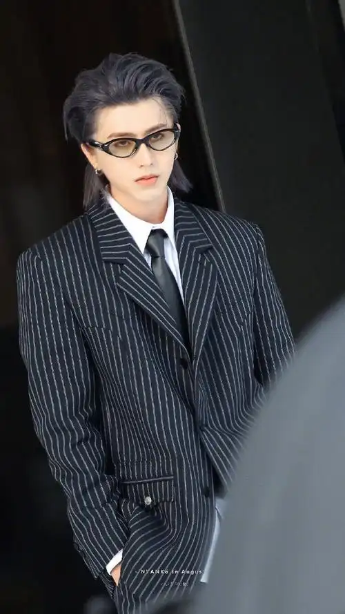 蔡徐坤造型##蔡徐坤首尔活动造型