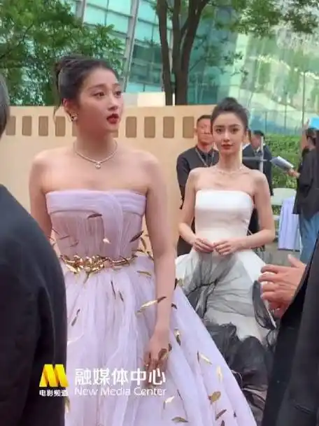 关晓彤angelababy同框