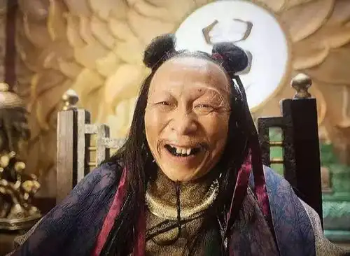 "裘千尺"李明:30岁进北电,与赵薇,黄晓明同学,和妻子很恩爱