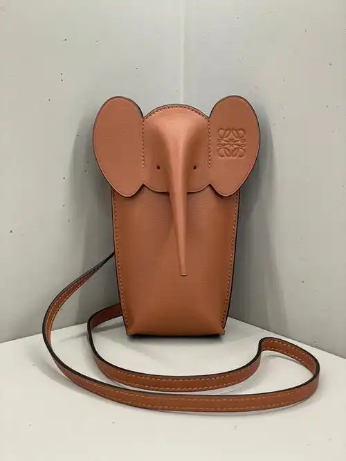 loewe罗意威可爱的小象手机包5色可选