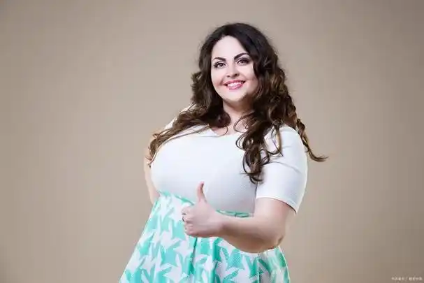 上身胖胸大怎么穿衣服