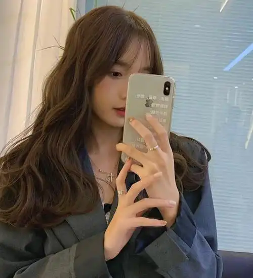 唯一限制就是"木马卷"更适合长发,中长发烫,才能