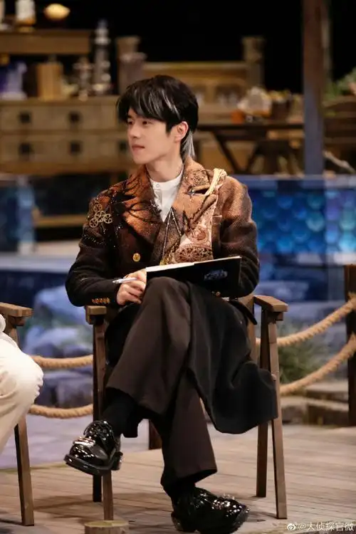 刘昊然银发挑染狼尾造型##刘昊然大侦探8侧颜剧照