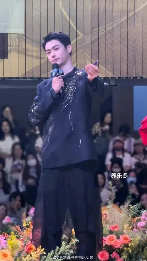 许凯横店见面会#许凯横店见面会现场,现场好多粉丝