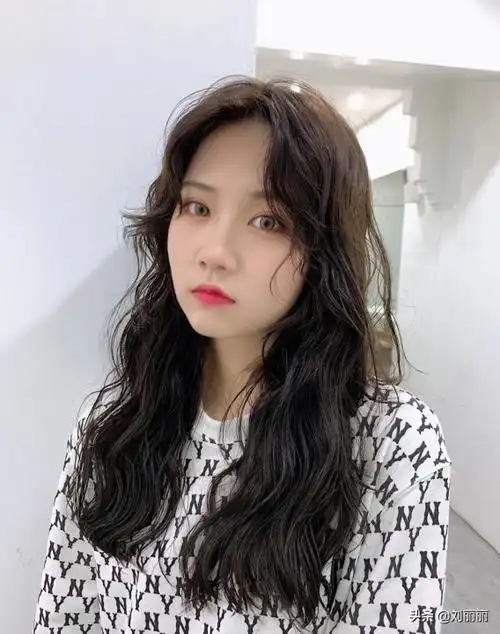 胖子适合烫什么发型(推荐18款适合胖脸的洋气烫发)