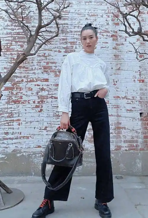 原创大表姐刘雯展示春天穿搭将复古港风诠释到极致矮个子能这么穿