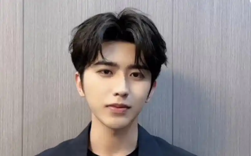 蔡徐坤邀请ikun给她的澳门演唱会打分,是中分2.5分吗?