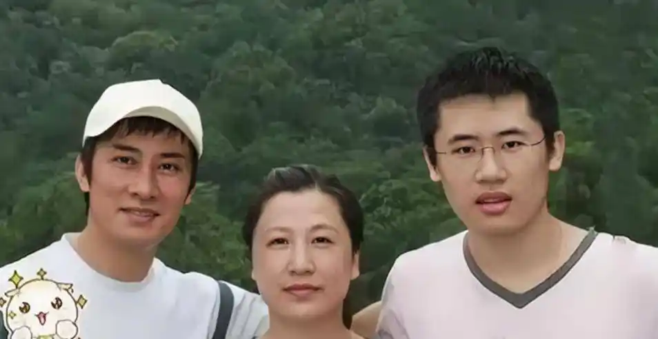 歌手江涛:穷小子娶"千金"贤妻,门第不等也幸福,成名后更恩爱_音乐