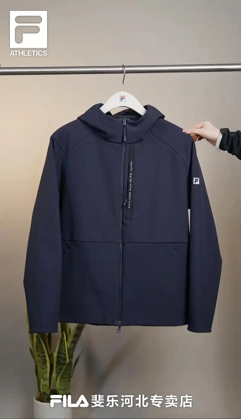 斐乐 新款软壳男子连帽外套#品质 - 抖音