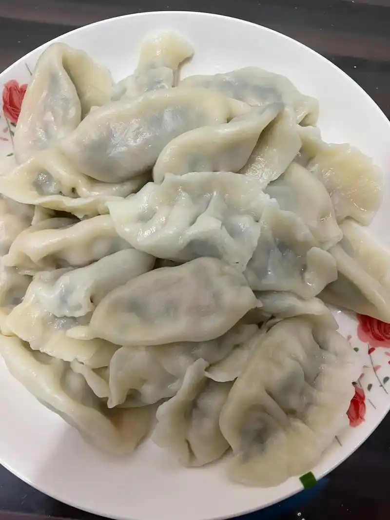 分享一道美食:猪肉韭菜馅饺子,象征合家团聚,幸福美好.第一次 - 抖音