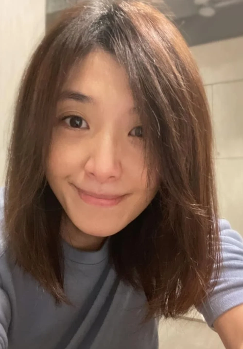 51岁苏慧伦罕晒正面素颜照,肤白貌美宛如少女,不愧是玉女掌门人