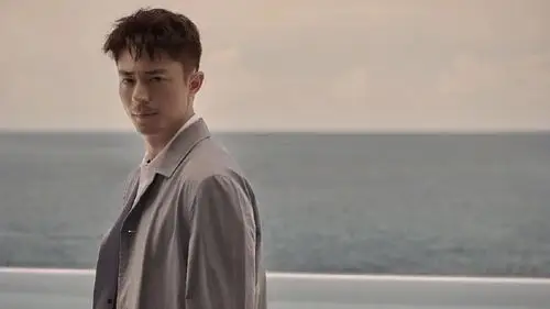 霍建华成熟帅气的西装写真