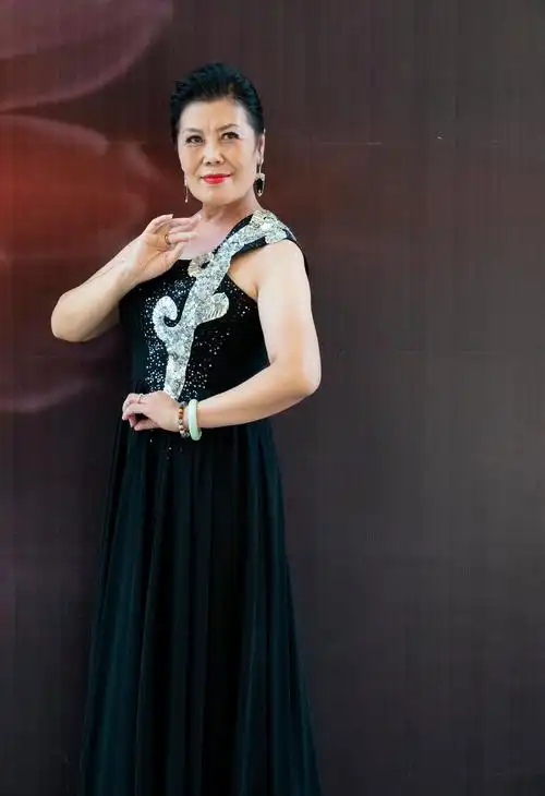 首届广东省中老年模特大赛预热活动第三场 - 美篇