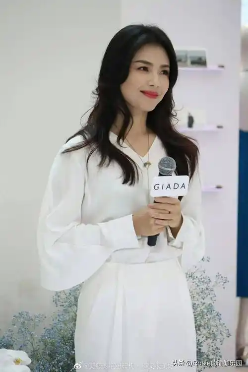 44岁刘涛美过宋慧乔,解锁身材密码高效瘦,每天坚持3步逆生长!