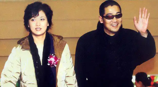 罗秀春张国立为什么离婚 转年娶了邓婕张默相当伤心