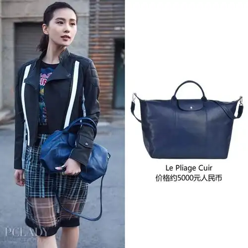 七夕甜蜜来临 刘诗诗吴奇隆齐背情侣包秀恩爱