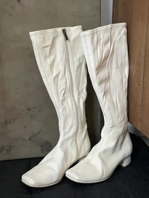 春天必备白色高筒靴