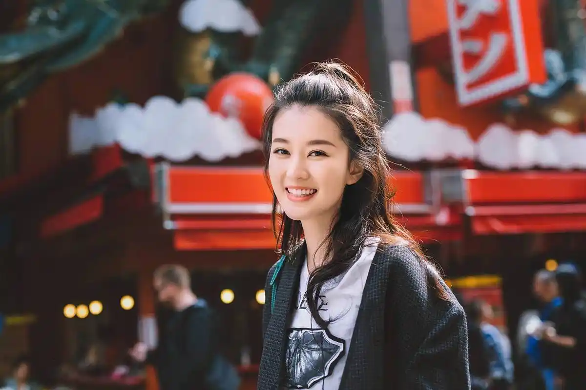 《欢乐颂2》开播在即,剧中关关(关雎尔)的扮演者乔欣却"撇"下欢乐烫