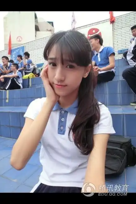 全国最美校服女生清新活力学院风