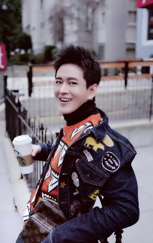 黄宥明图片黄宥明时尚街拍图片