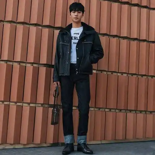 「身高比例超好」韩剧男星_赵寅成_身材_西装