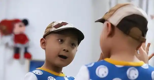 《家有儿女》中的角色"夏雪"由杨紫饰演,《唐山大地震》中的角色"登登