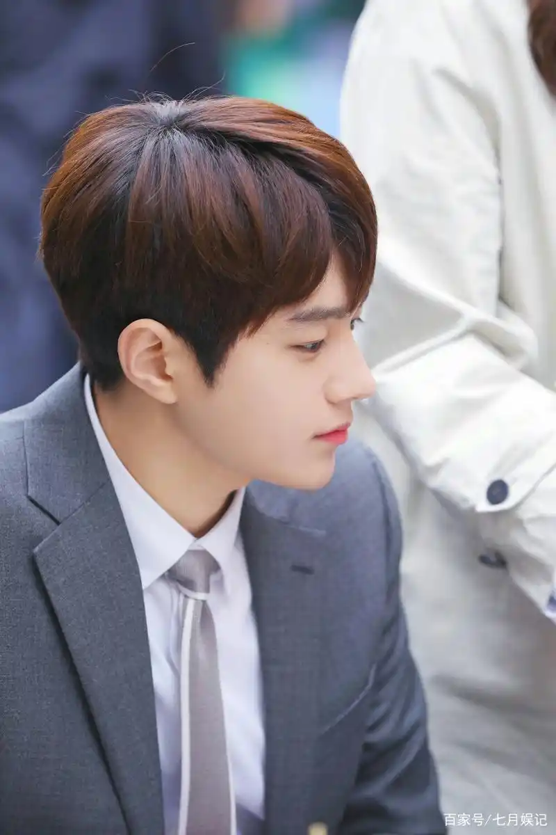 盘点韩国十大神颜男爱豆,你觉得谁最帅?