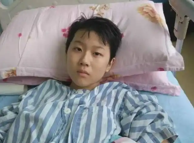 12岁左腿高位截肢,忍痛写下30万字长篇小说.