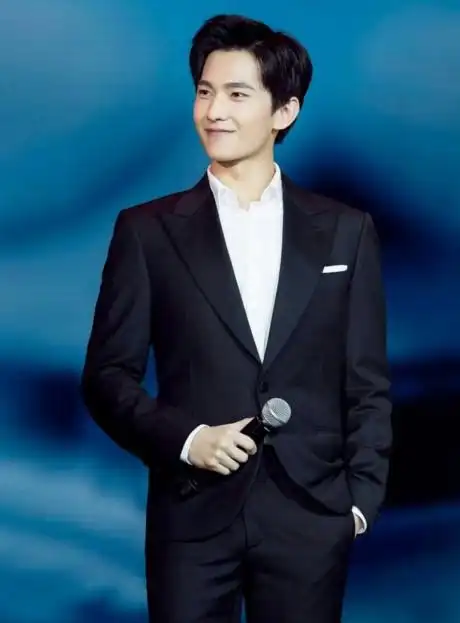 男明星里杨洋穿西装最帅?见到穿西装的胡歌和元彬网友没话说了