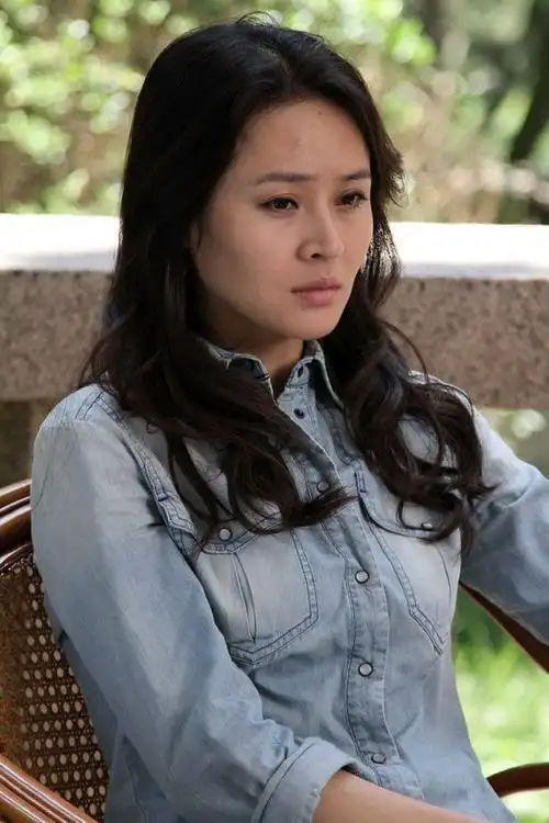 《门第》于明加剧照