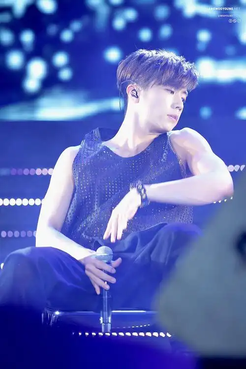 张佑荣值得在拥有一栋安利楼!二代男团取向狙击!(.