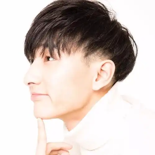 男生侧脸这样留肯定会变帅