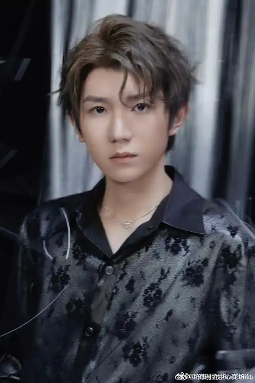 国金,推荐##thebuccellatimoment#@tfboys-王源佩戴buccellati作品