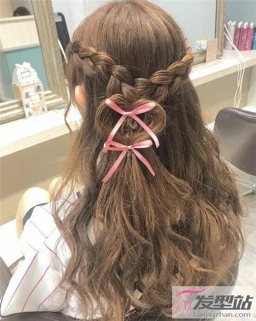 优雅公主头半编发 萝莉风可爱编发_发型站_最新流行发型设计发型图片