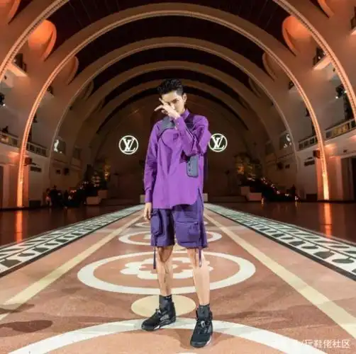 吴亦凡上身air jordan   psg