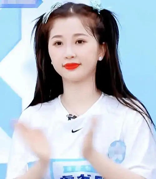 有种减肥方式叫虞书欣,剪个刘海就瘦这么多,说80斤我都信!