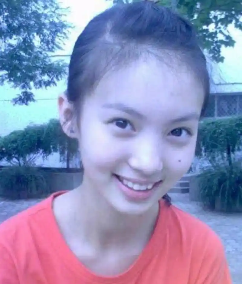 金晨学生时代曝光,青春靓丽却满满胶原蛋白?