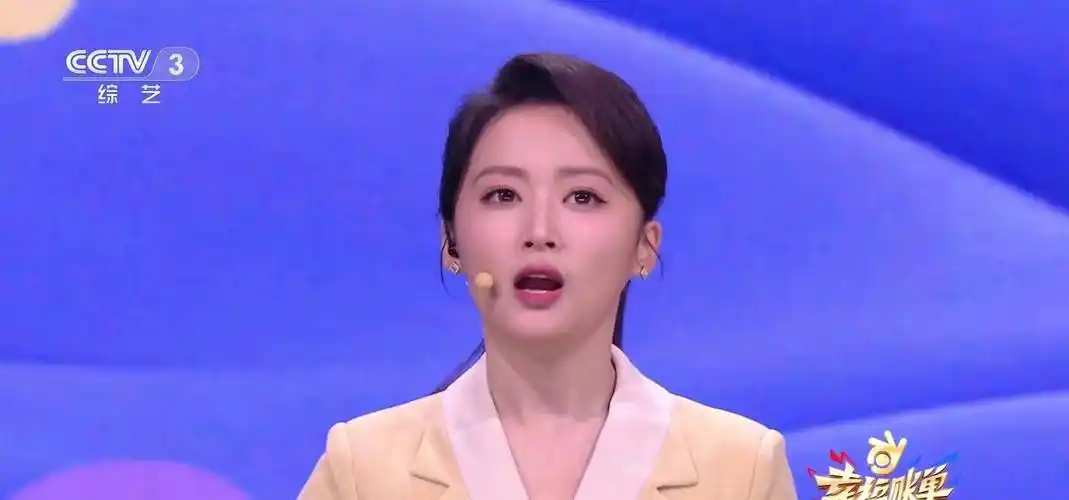 现在的央视综艺频道正值女主持人紧缺的时候.