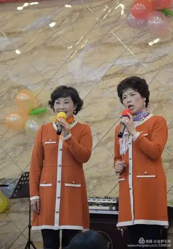 艺术家黄慧在演唱罗店书画艺人郁解华先生与顾竹君妇夫自少年时代开始