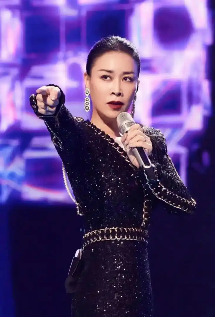 刀郎发新歌:那英被骂165万条评论!出来混,迟早是要还的