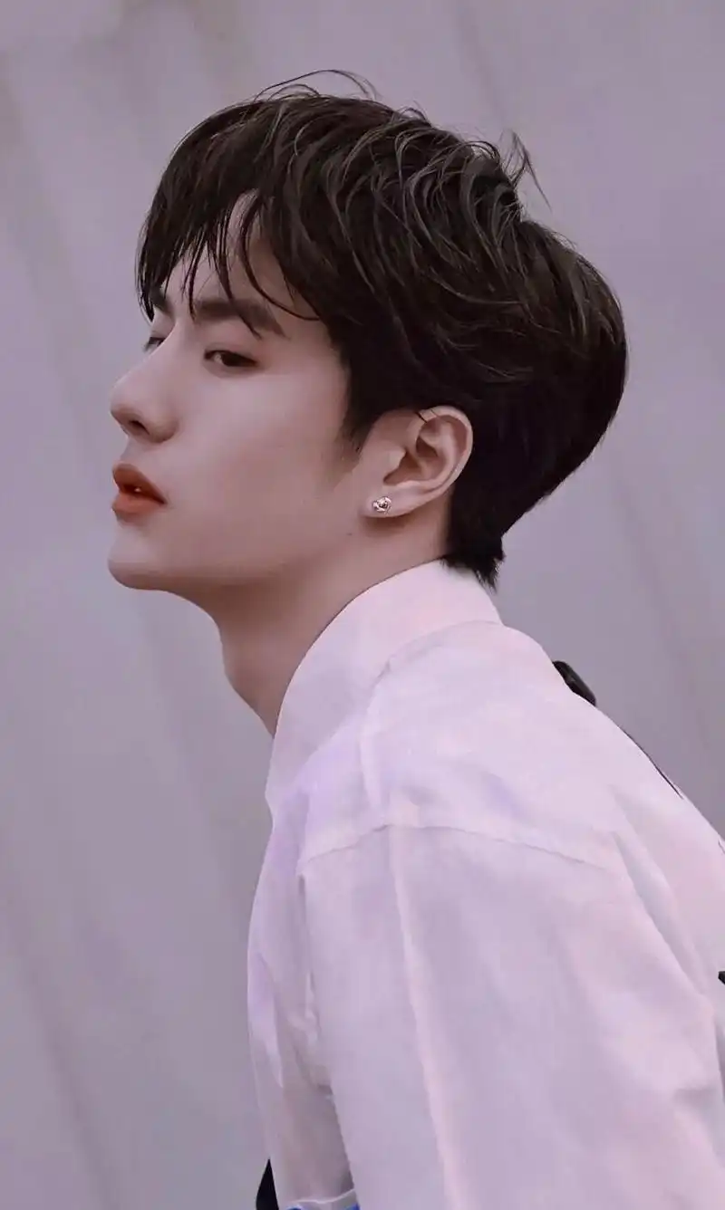 又拽又酷又温柔王一博#无名 #清冷气质 #热爱可抵岁月漫长  - 抖音