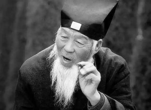 一大师同时给四人算命说都是宰相三年后实现大师落魄而死