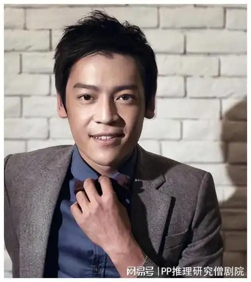 原来他是巍子的儿子,难怪长得帅演技还出色,真的是虎父无犬子