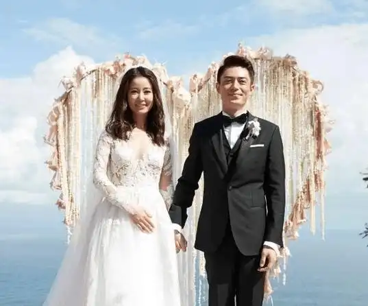 霍建华罕见复出拍戏,为老婆林心如甘愿客串小角色,寸头帅气依旧_合作