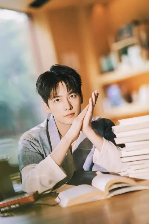 杨洋最新营业照!