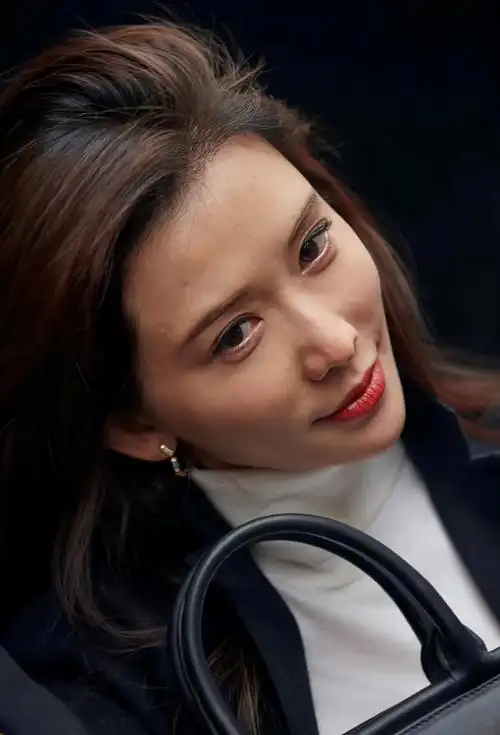 林志玲家暴风波后曝生图!满脸痘印皱纹黑眼圈明显,瘦成大头娃娃