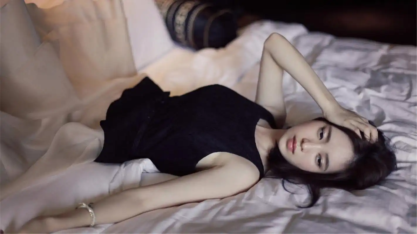 韩国模特尹善英壁纸_美女壁纸_壁纸下载_美桌网