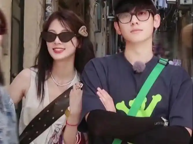 胡先煦不让赵昭仪喝冰饮料,这不得把我嗑死.