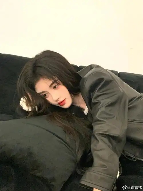 鞠婧祎超话可盐可甜,霸气又温柔,鞠式美妆又来甜蜜狙击!